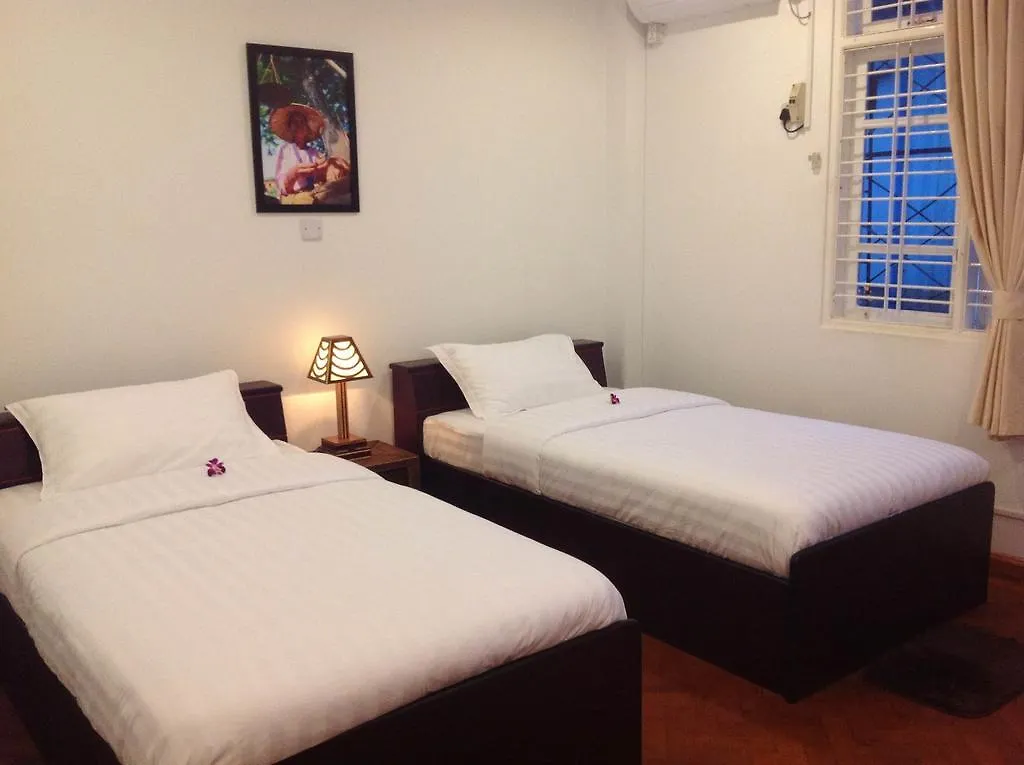 Thanlwin Guesthouse يانغون بورما