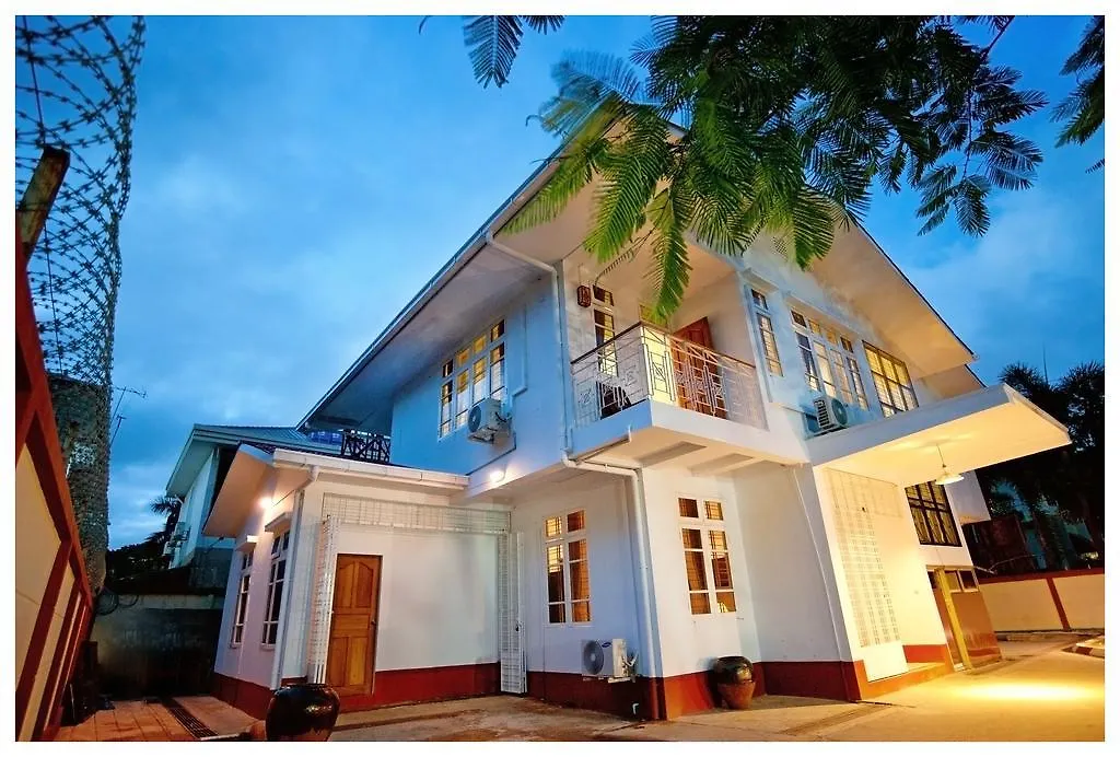 Thanlwin Guesthouse يانغون بورما