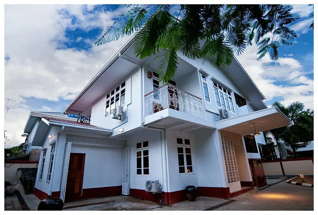 Thanlwin Guesthouse يانغون 2*,  بورما