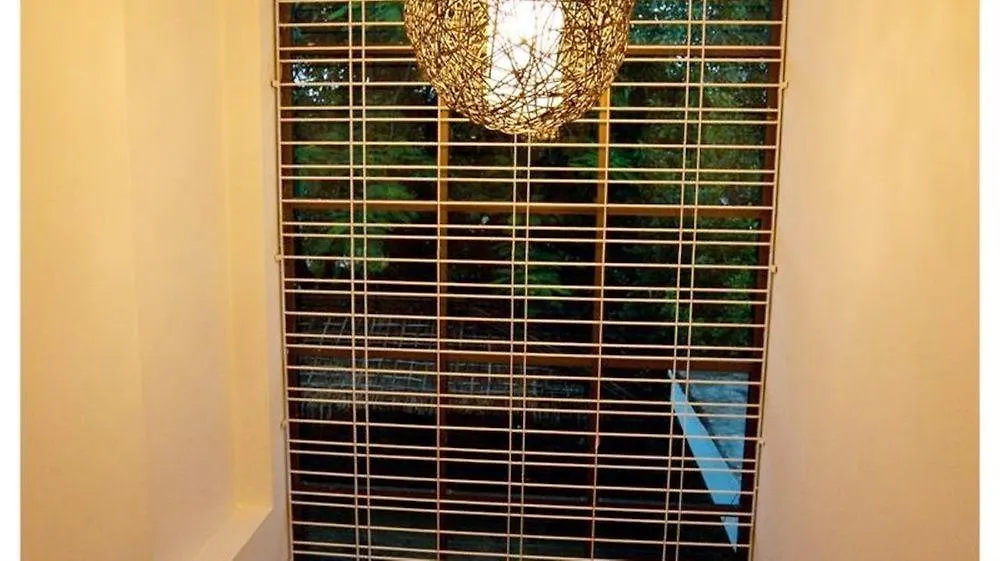 Thanlwin Guesthouse يانغون بيت ضيافة