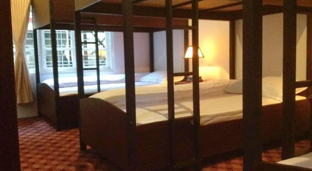 Thanlwin Guesthouse يانغون بورما